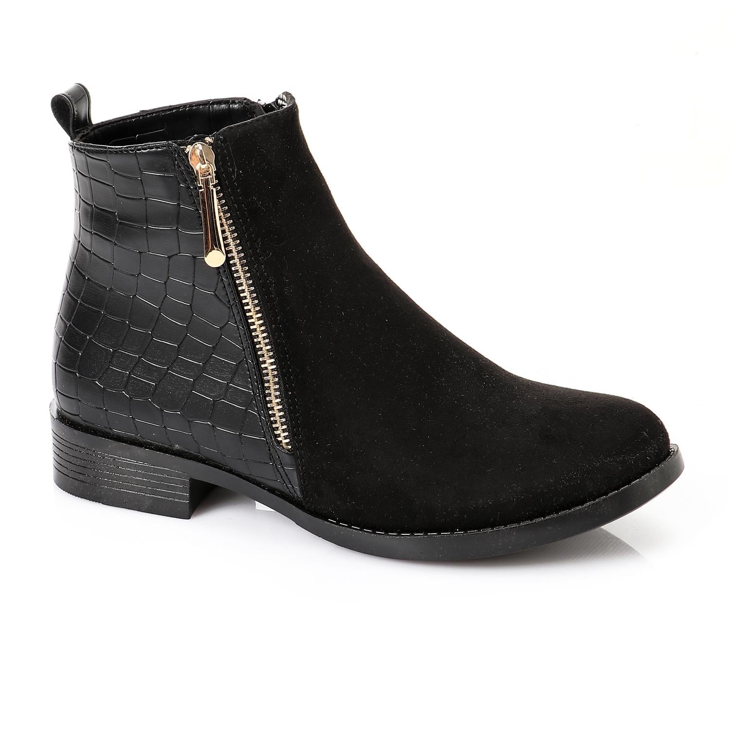 Leather Ankle Boot With Golden Zipper