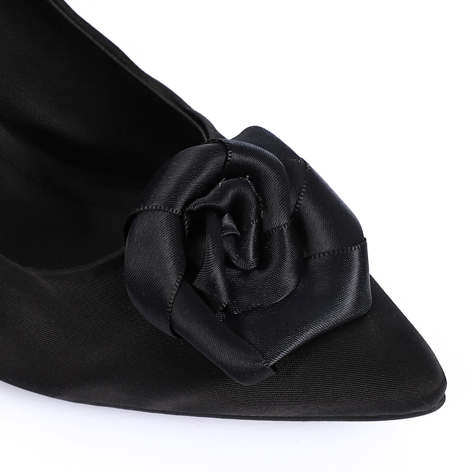 Black Floral Pointed-Toe Kitten Heel Pump