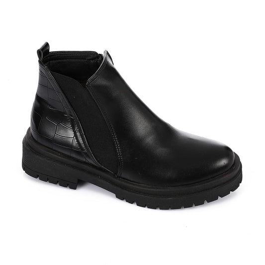 Leather Ankle Boot with Zipper Closure-Black