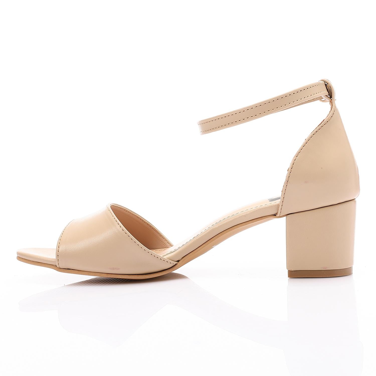 Comfortable women's sandal with a wide heel - High Quality Materials- White.